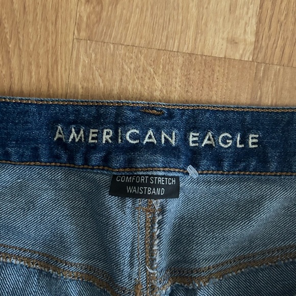 American Eagle 90s Boyfriend jeans 10R - Picture 3 of 5